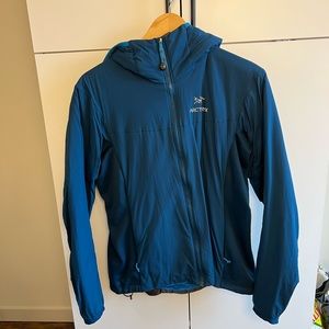 Women’s Arc’teryx Atom, Large, Blue